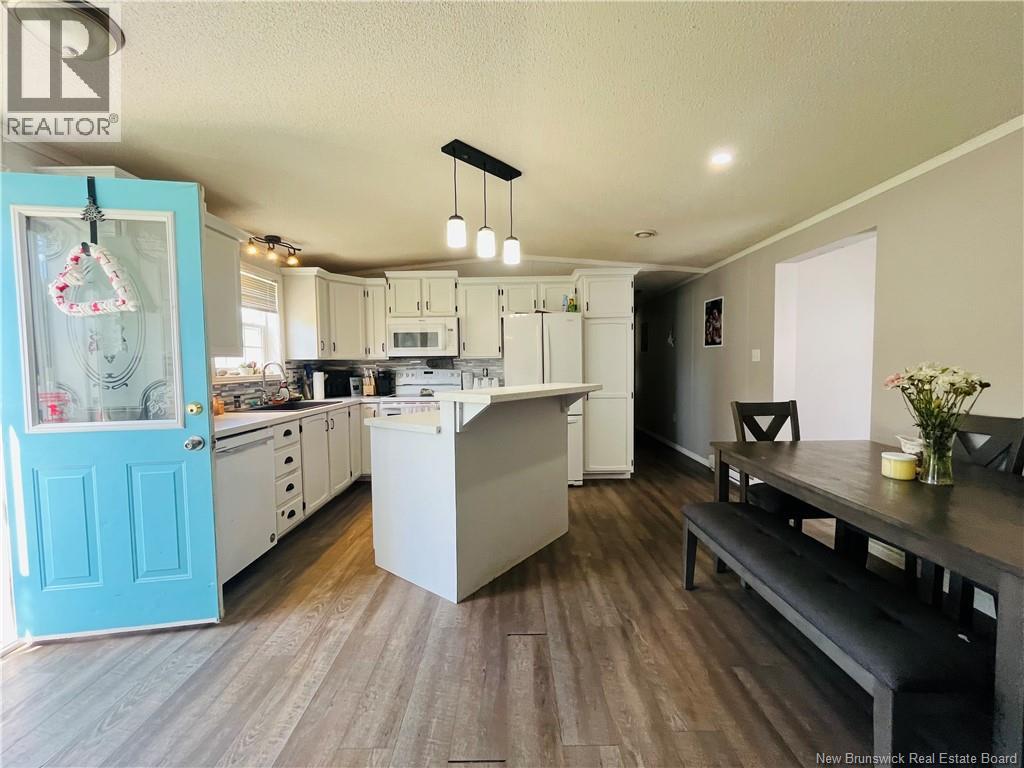 3 Cedar Crescent - 2