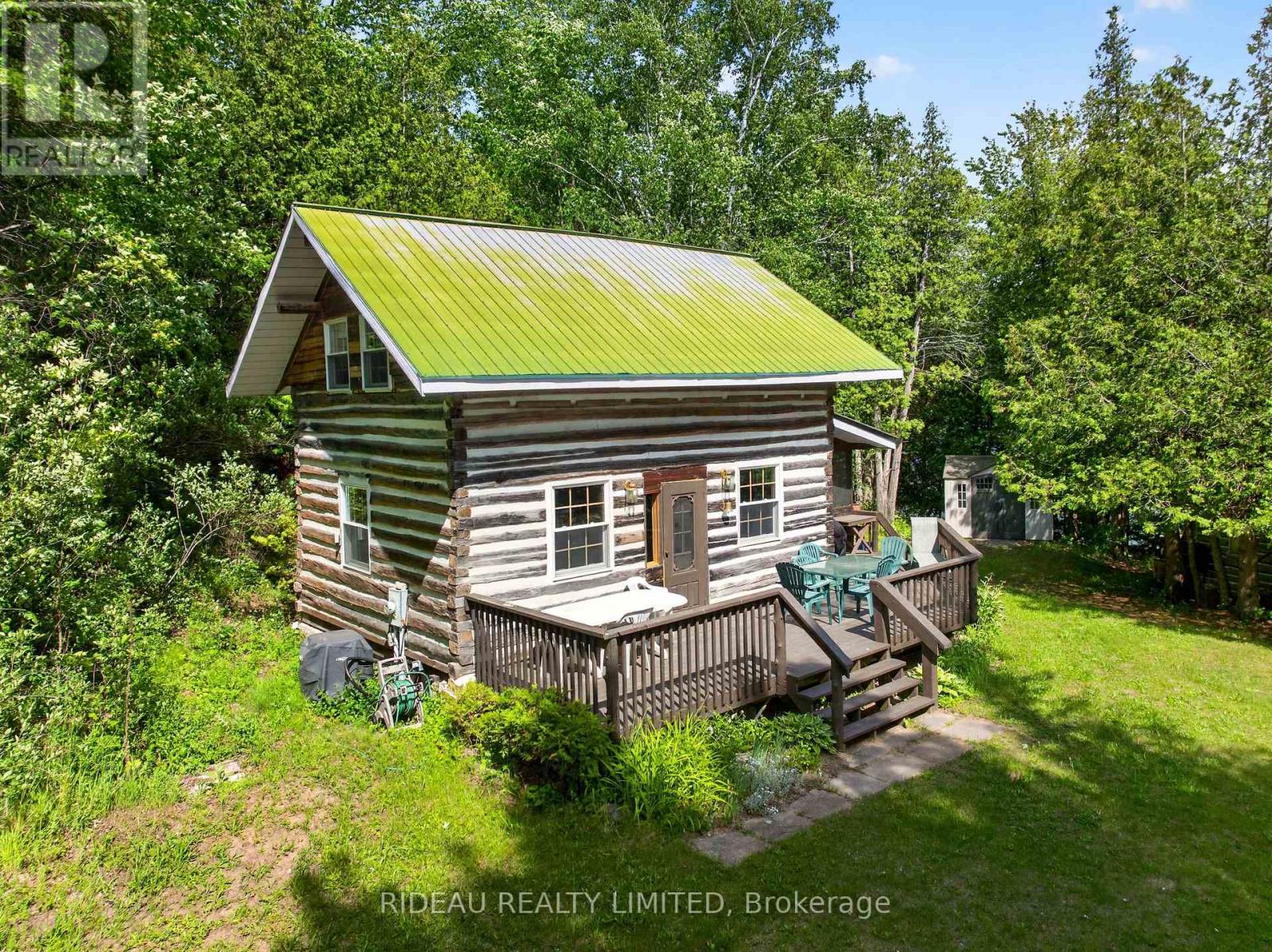 114 BAYS END LANE - 1