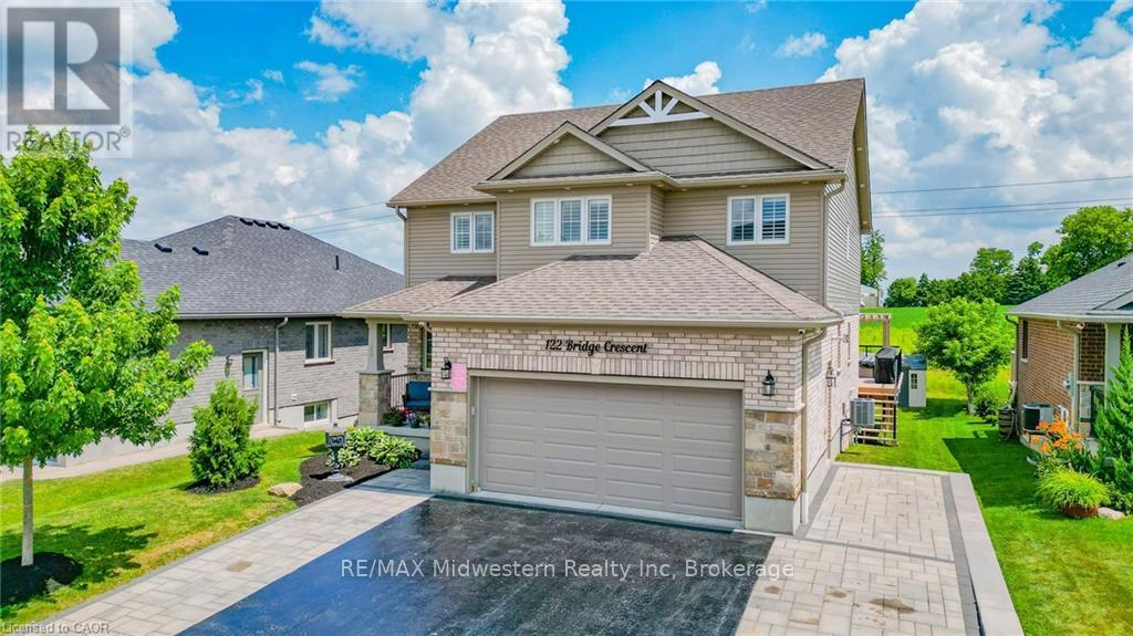 122 BRIDGE CRESCENT - 1