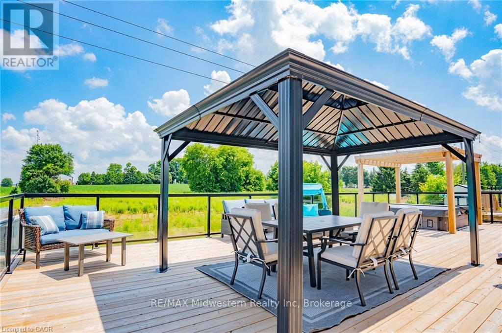122 BRIDGE CRESCENT - 12