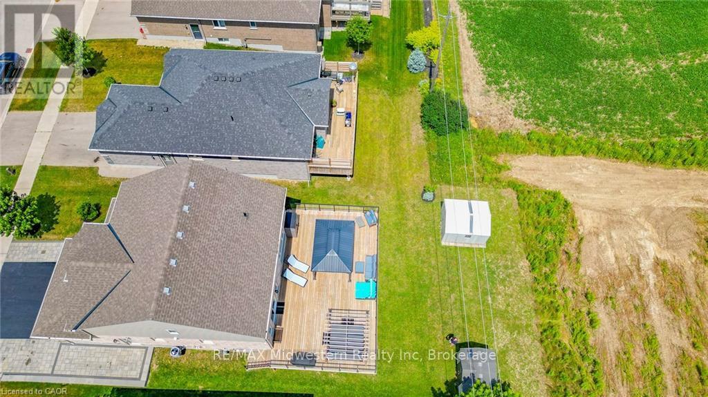 122 BRIDGE CRESCENT - 17
