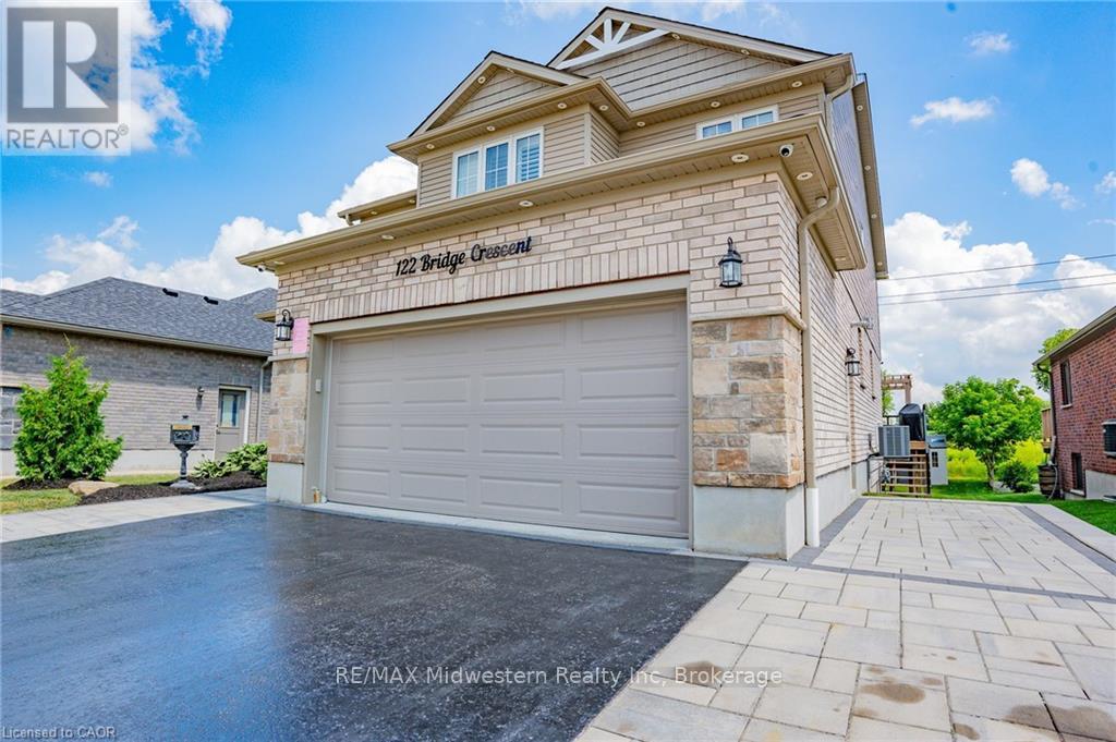 122 BRIDGE CRESCENT - 2