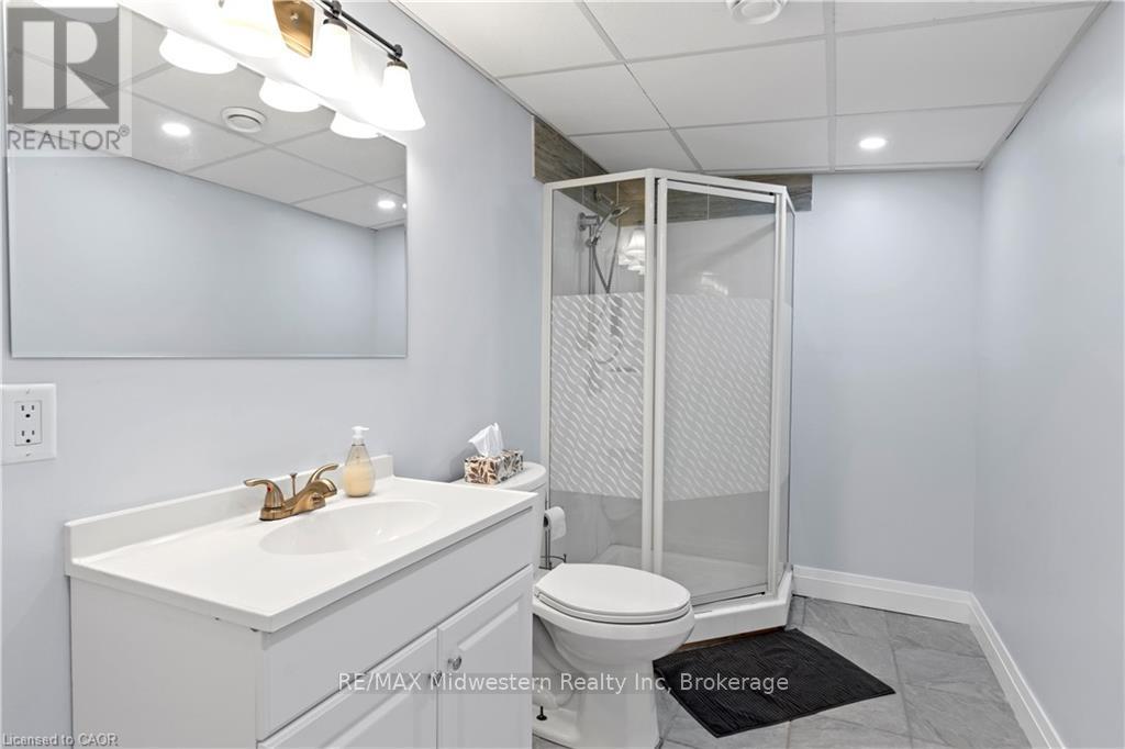 122 BRIDGE CRESCENT - 28