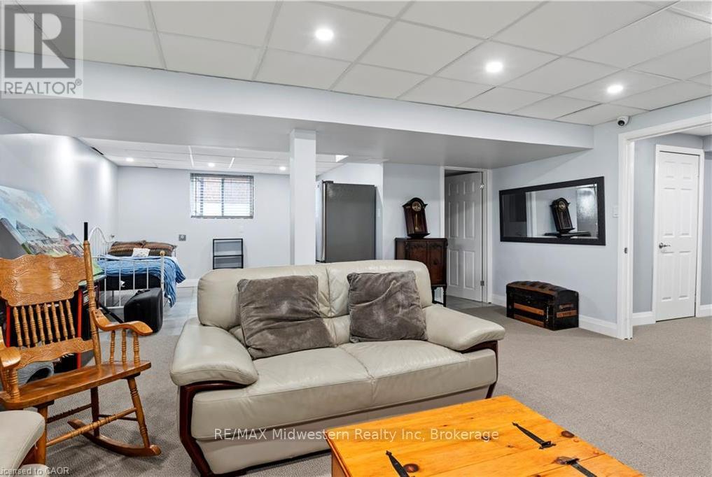 122 BRIDGE CRESCENT - 38