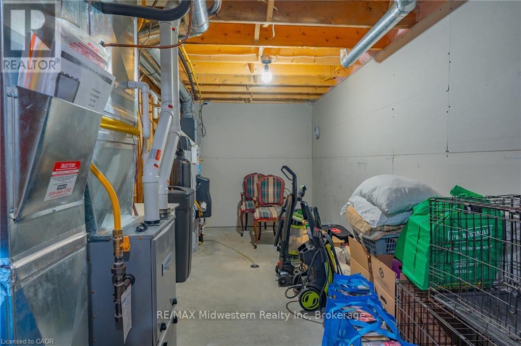 122 BRIDGE CRESCENT - 40