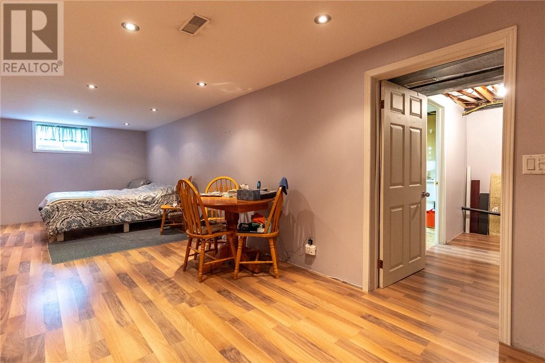 584 Mead Boulevard - 33