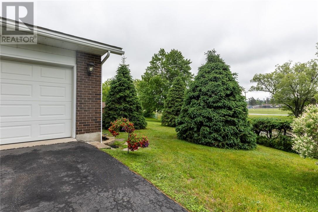584 Mead Boulevard - 39