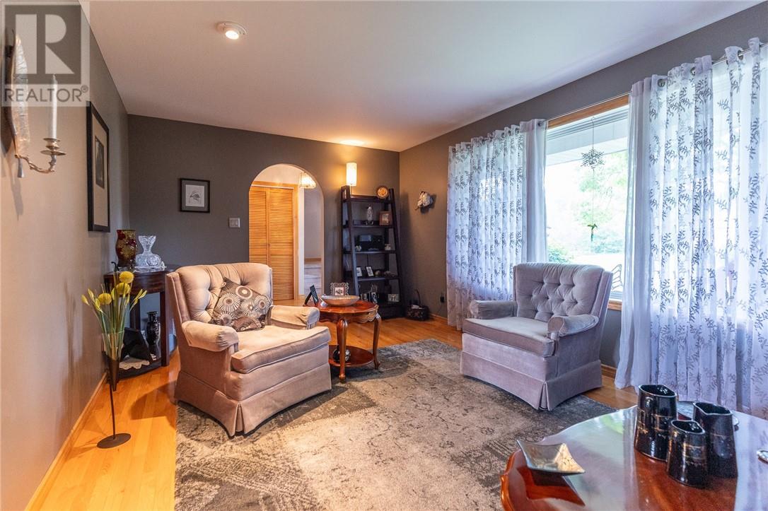 584 Mead Boulevard - 6