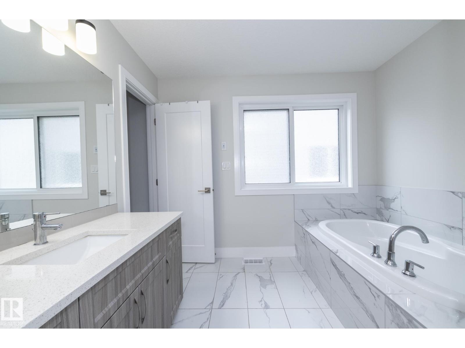 18123 89 ST NW - 13