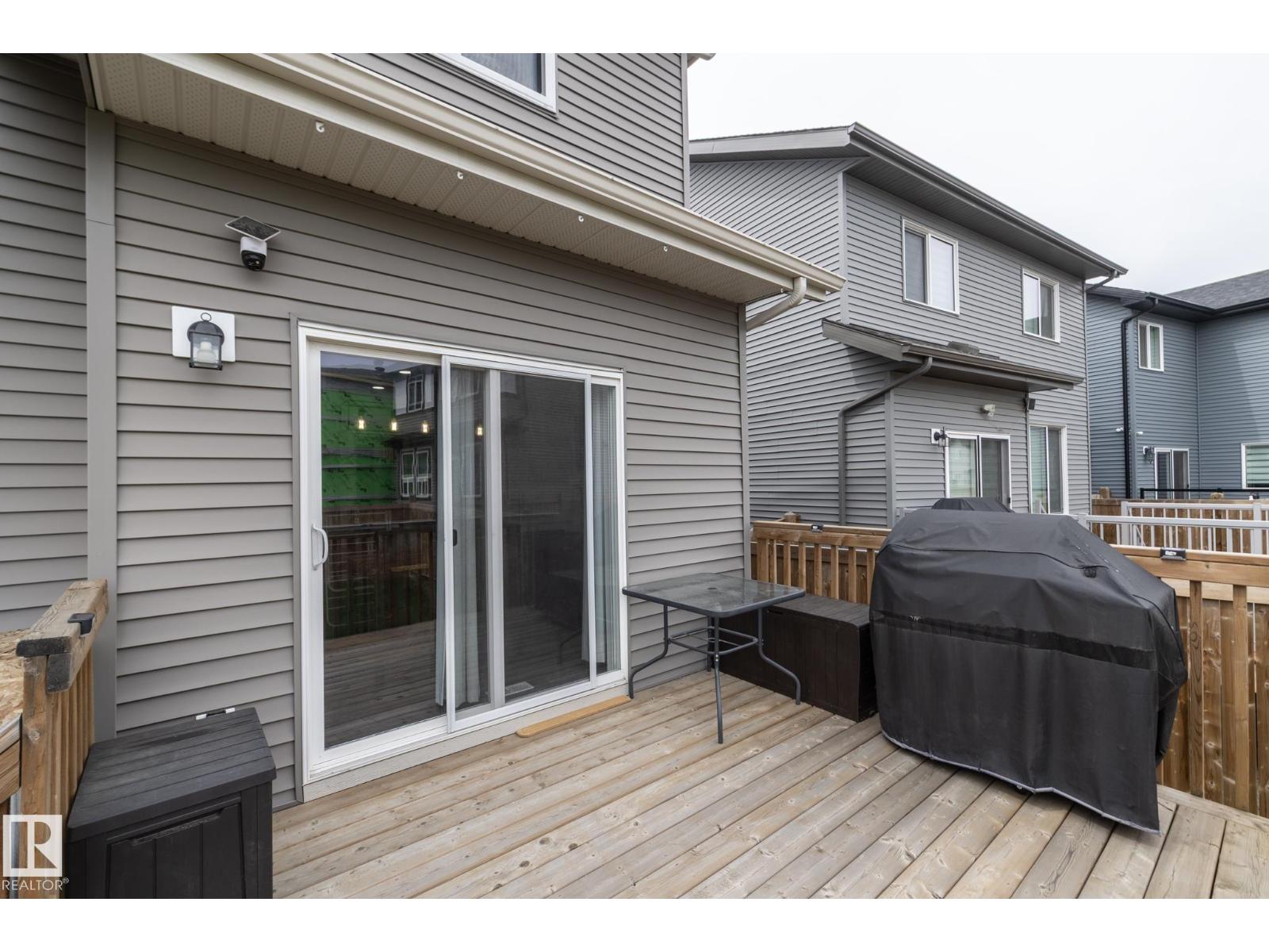 18123 89 ST NW - 18