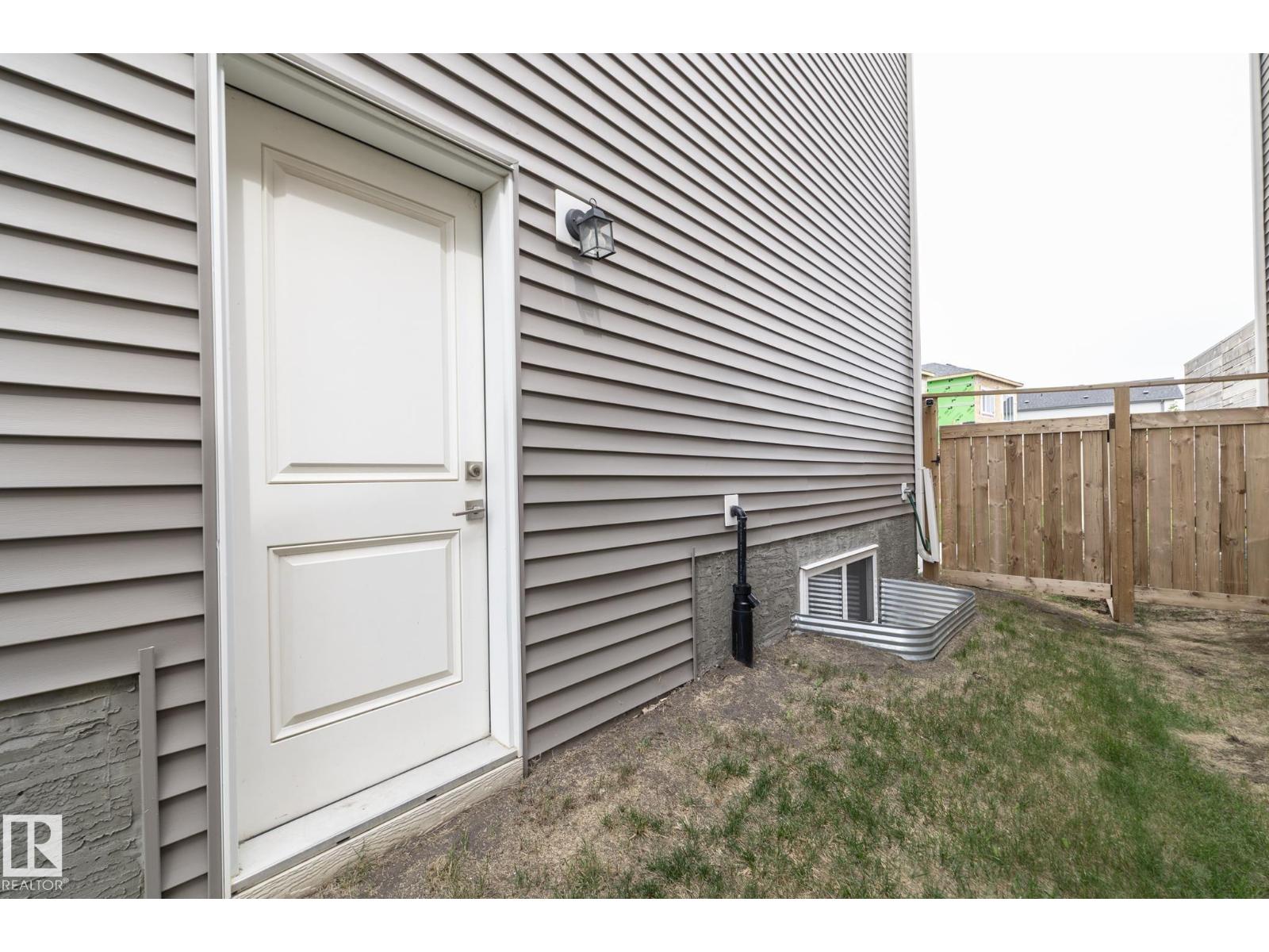 18123 89 ST NW - 19