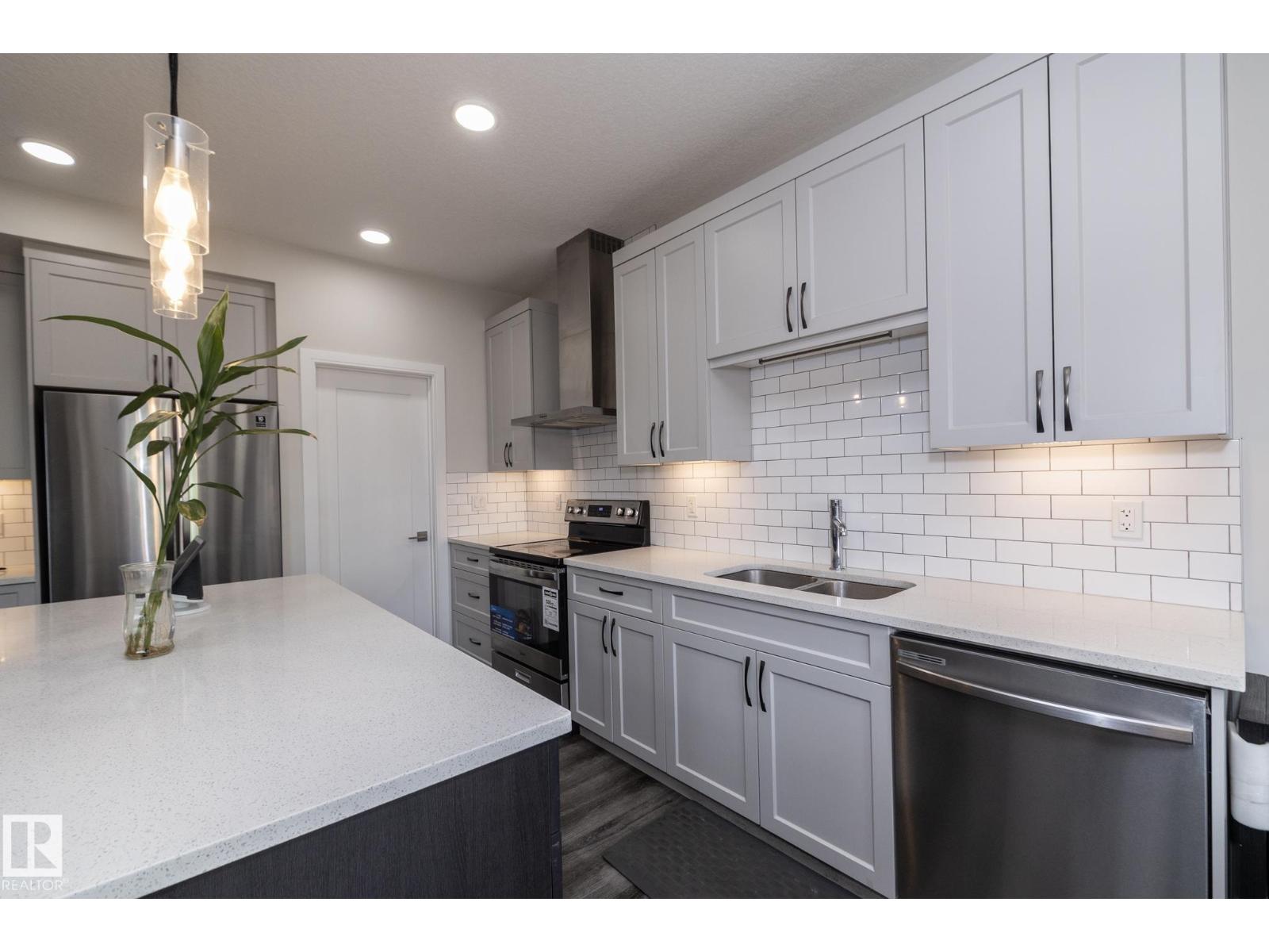 18123 89 ST NW - 3