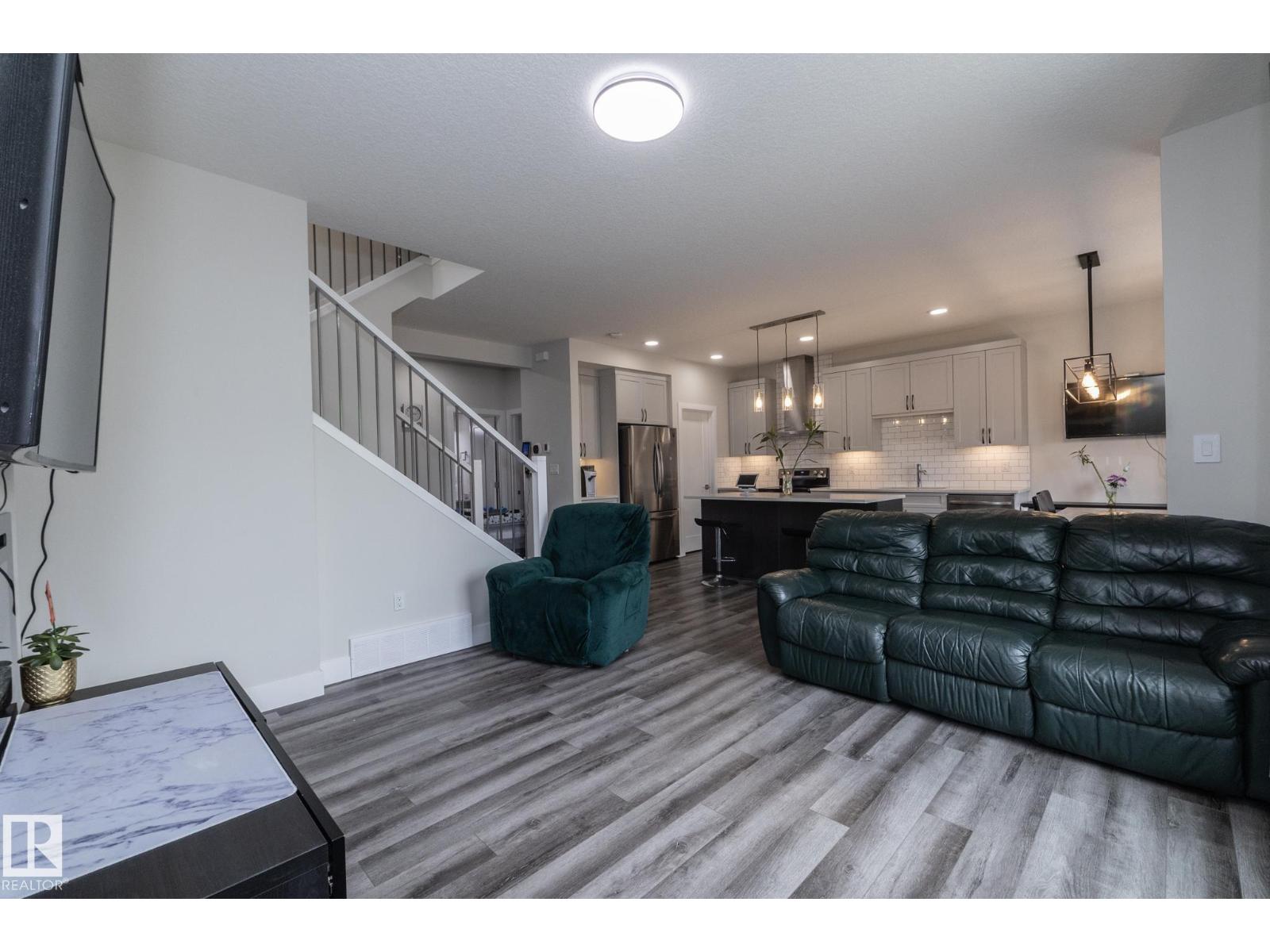 18123 89 ST NW - 6