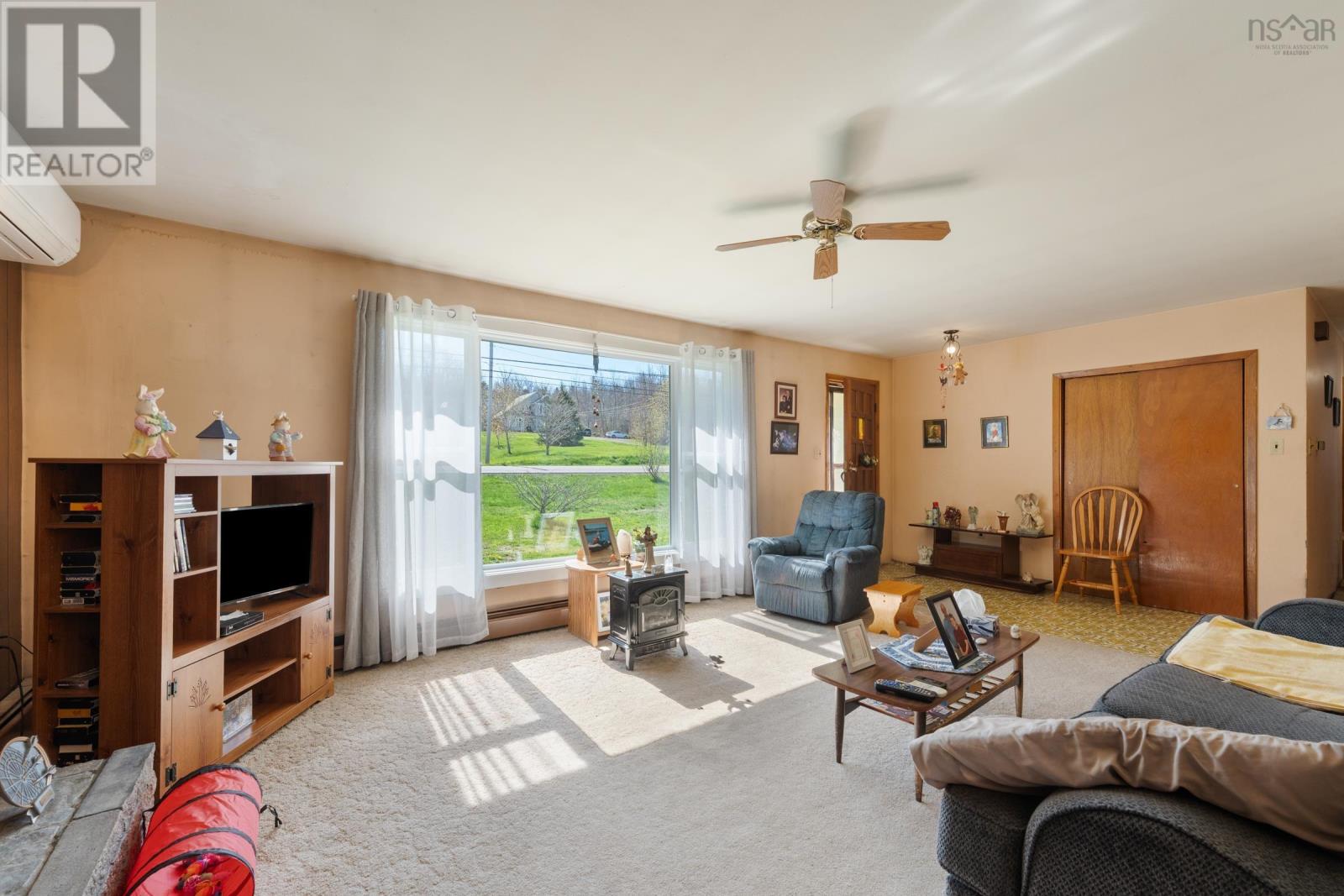 301 Highway 201 - 11