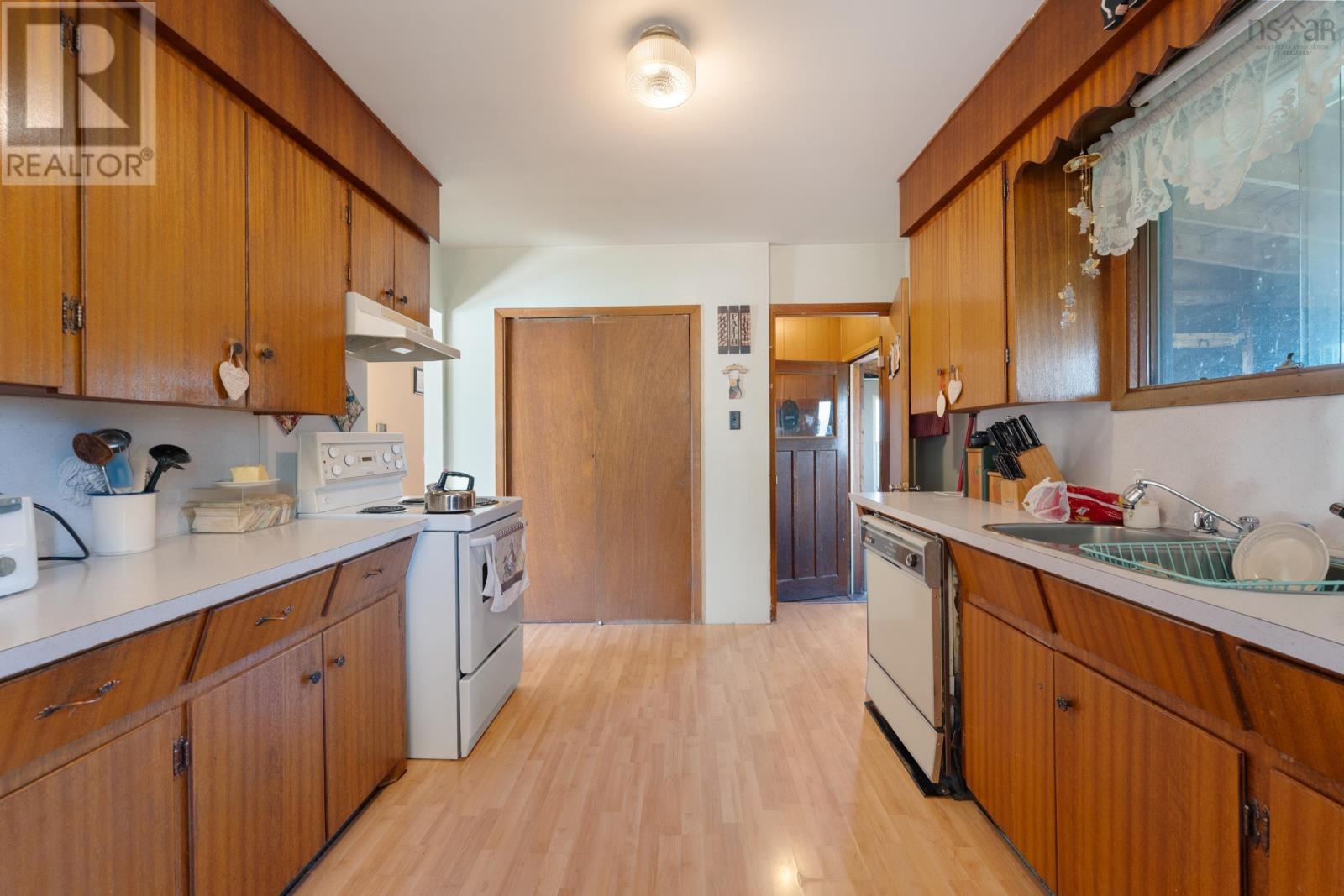 301 Highway 201 - 22