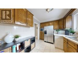 2864 Weston Road, Toronto, ON M9M2S3 Photo 14