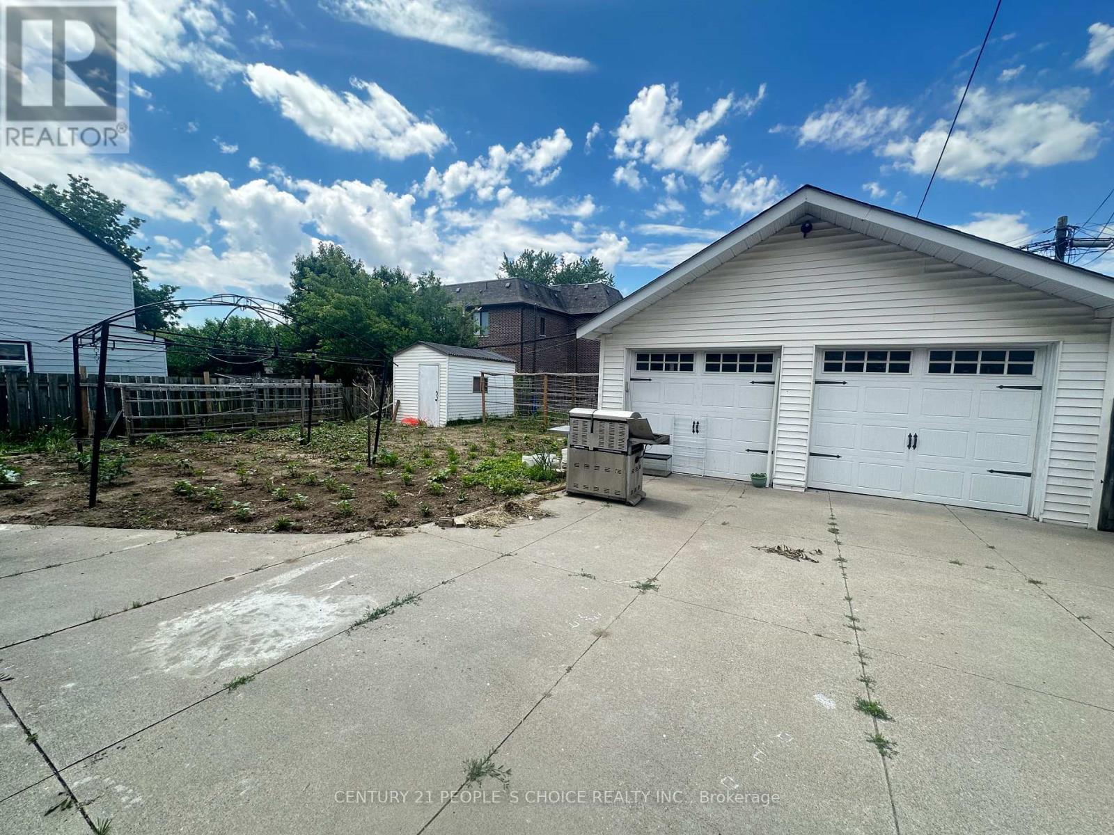 2864 WESTON ROAD - 43