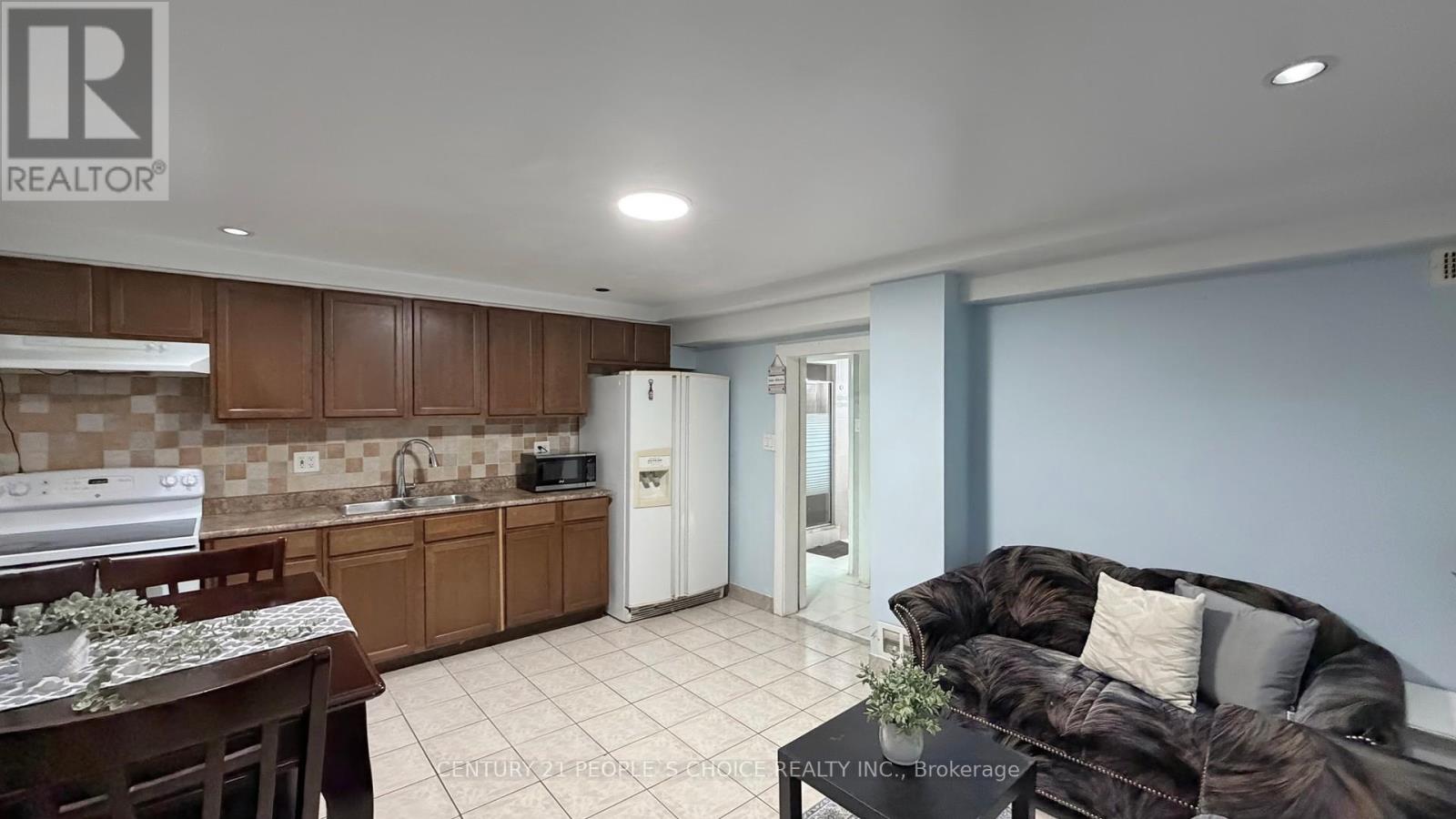 2864 WESTON ROAD - 33