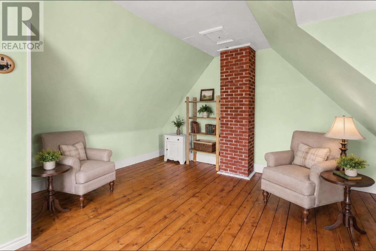 405 Newtown Road - 15