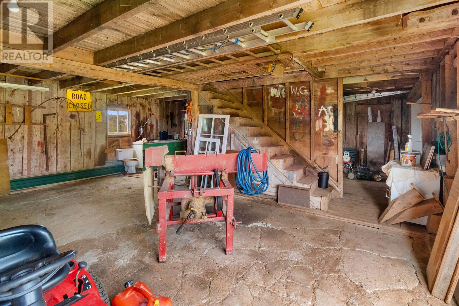 405 Newtown Road - 20