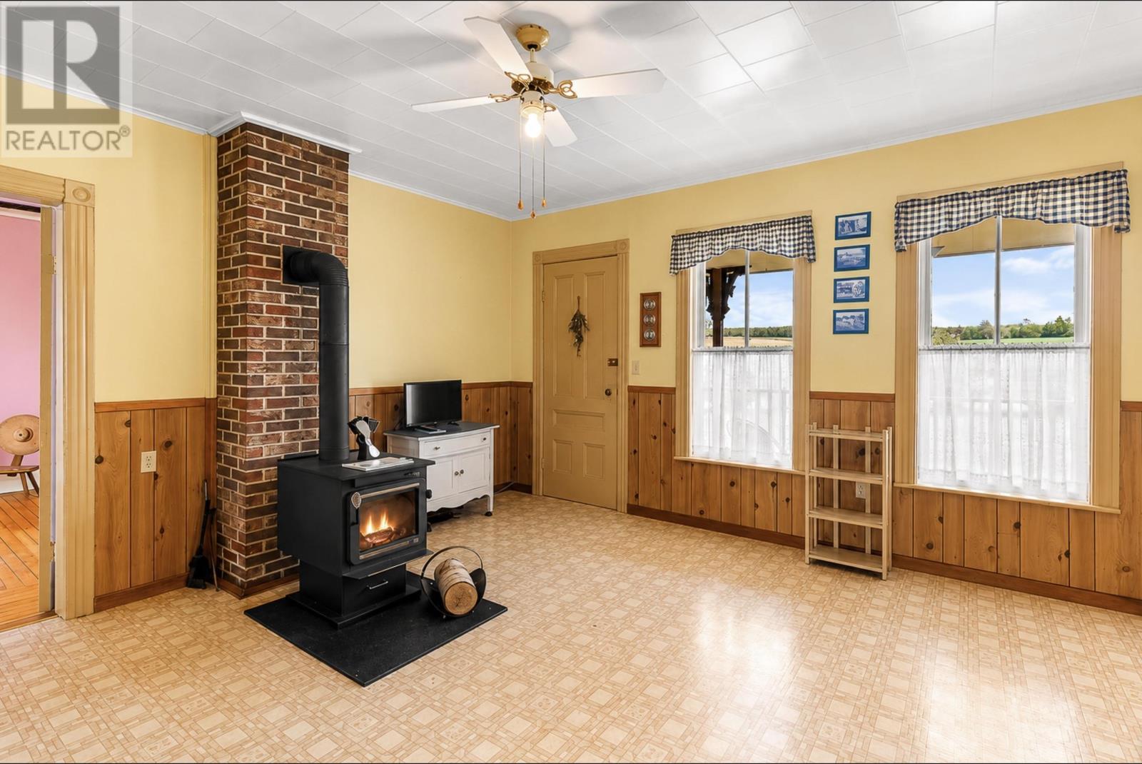 405 Newtown Road - 4