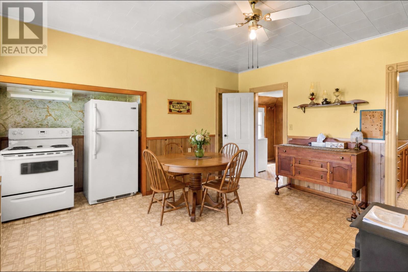 405 Newtown Road - 5