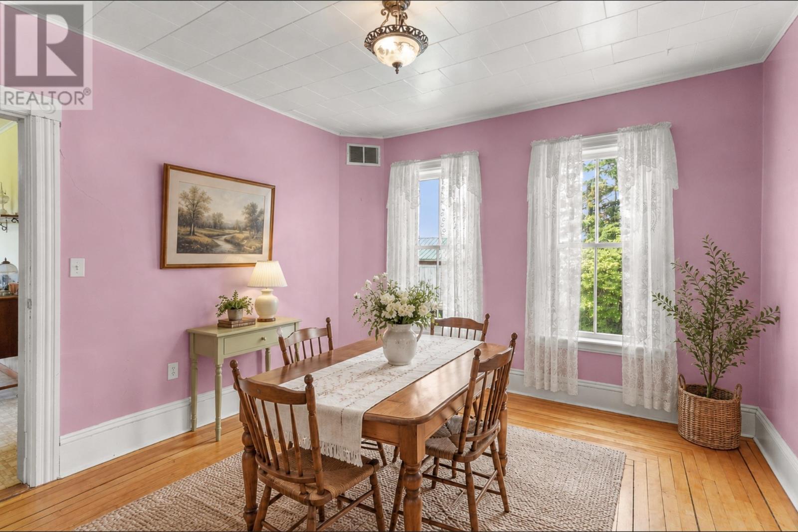 405 Newtown Road - 7