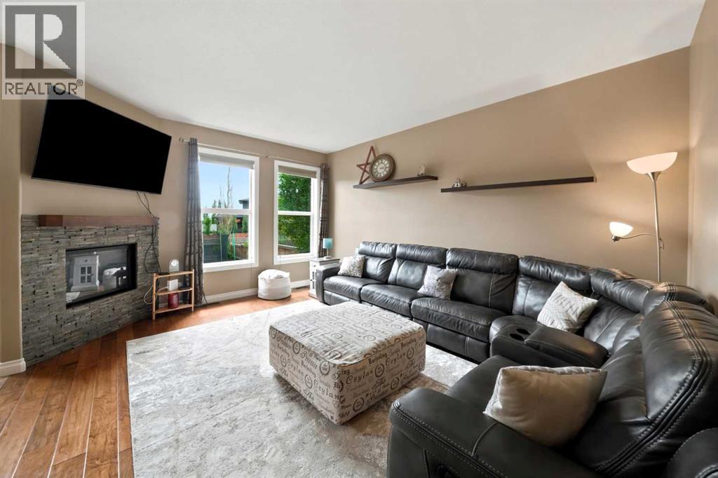 Living Room w/ Gas Fireplace