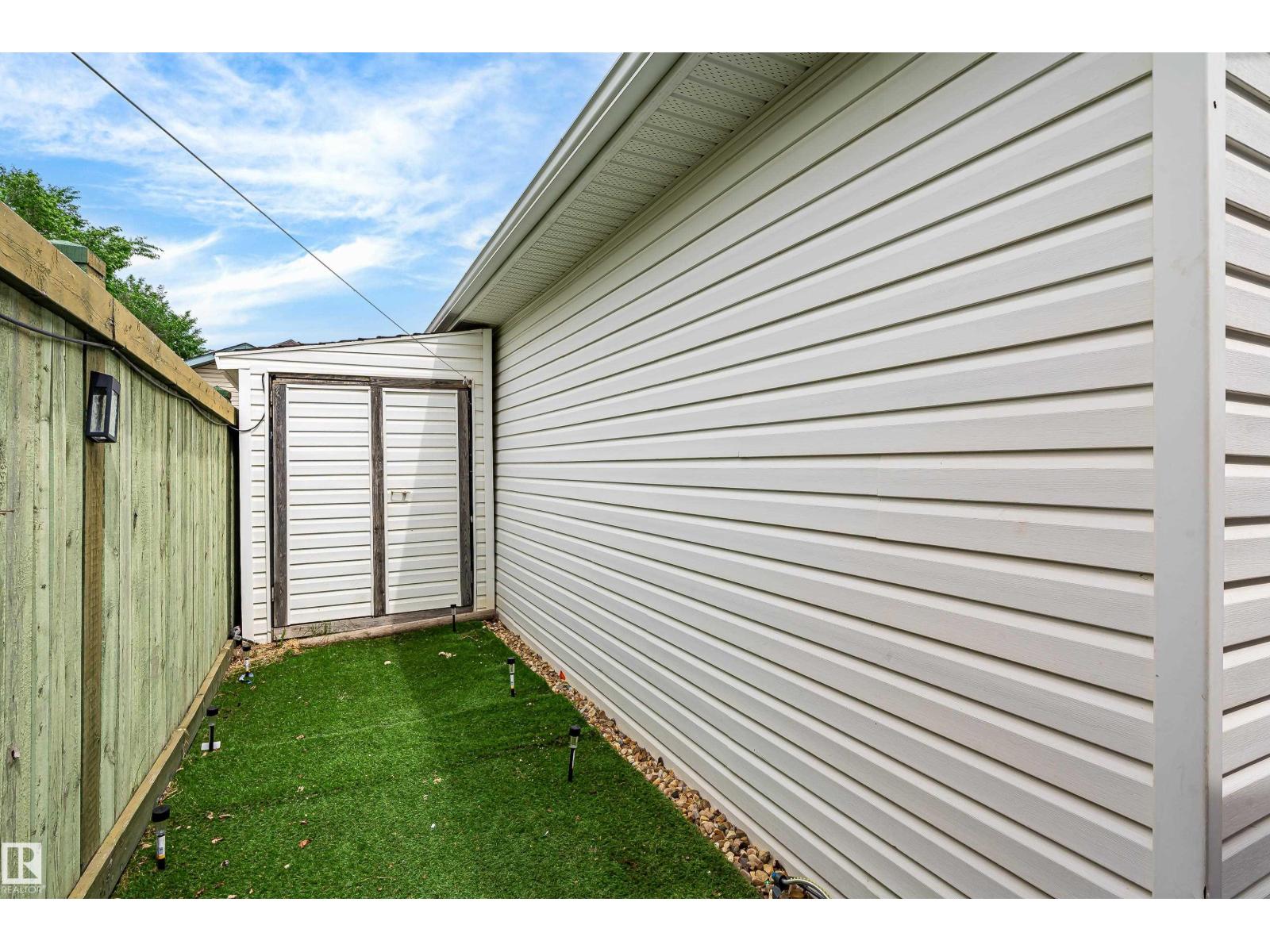 21384 88 AV NW — photo 42