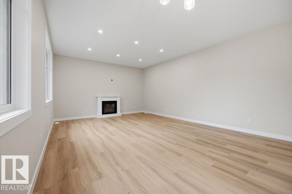 6204 150 AV NW - 21