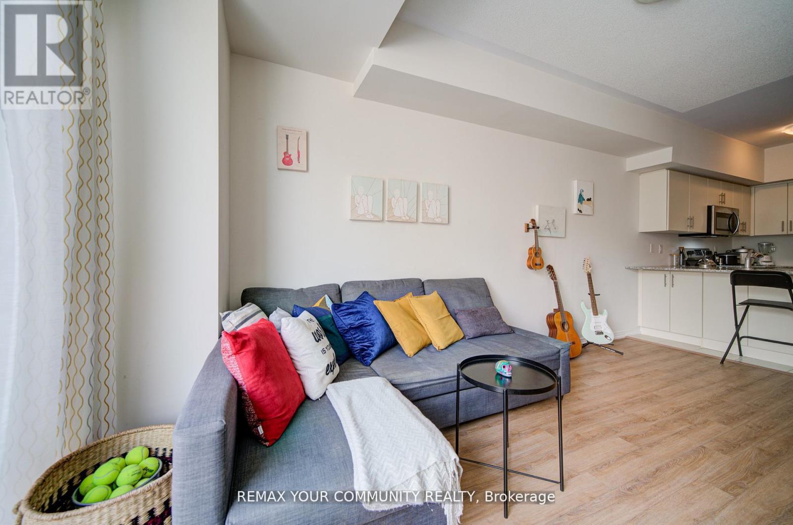 #146 34 FIELDWAY ROAD - 9
