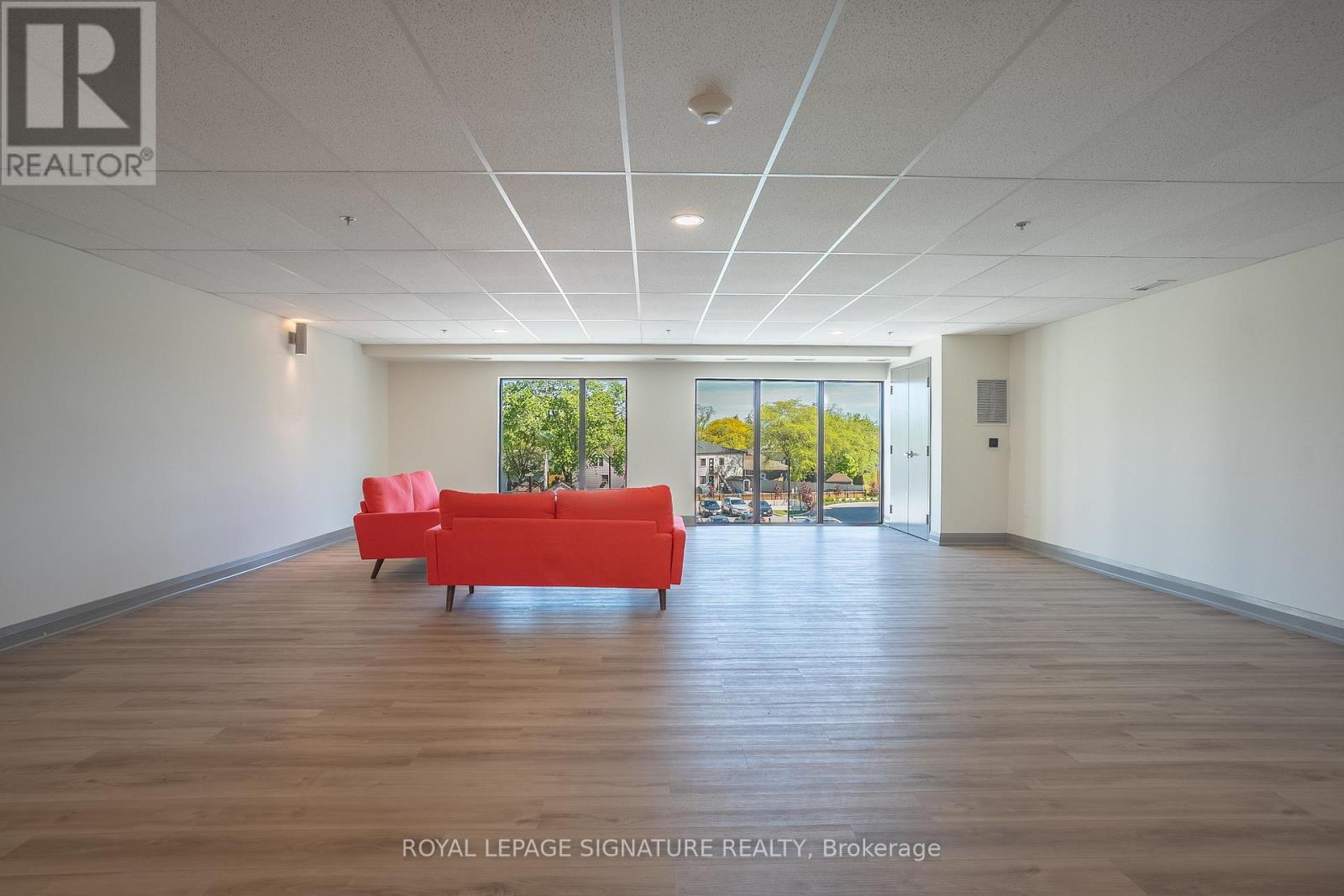 #UP27 50 HERRICK AVENUE - 11