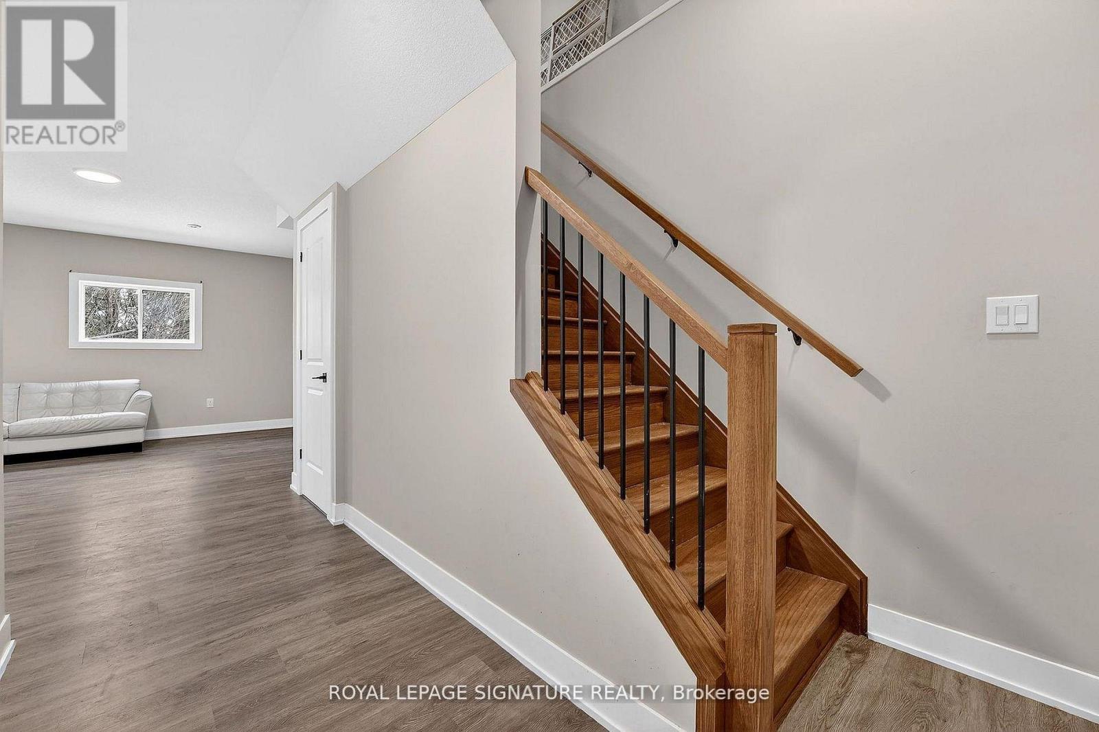#5 297 WHITING STREET - 34
