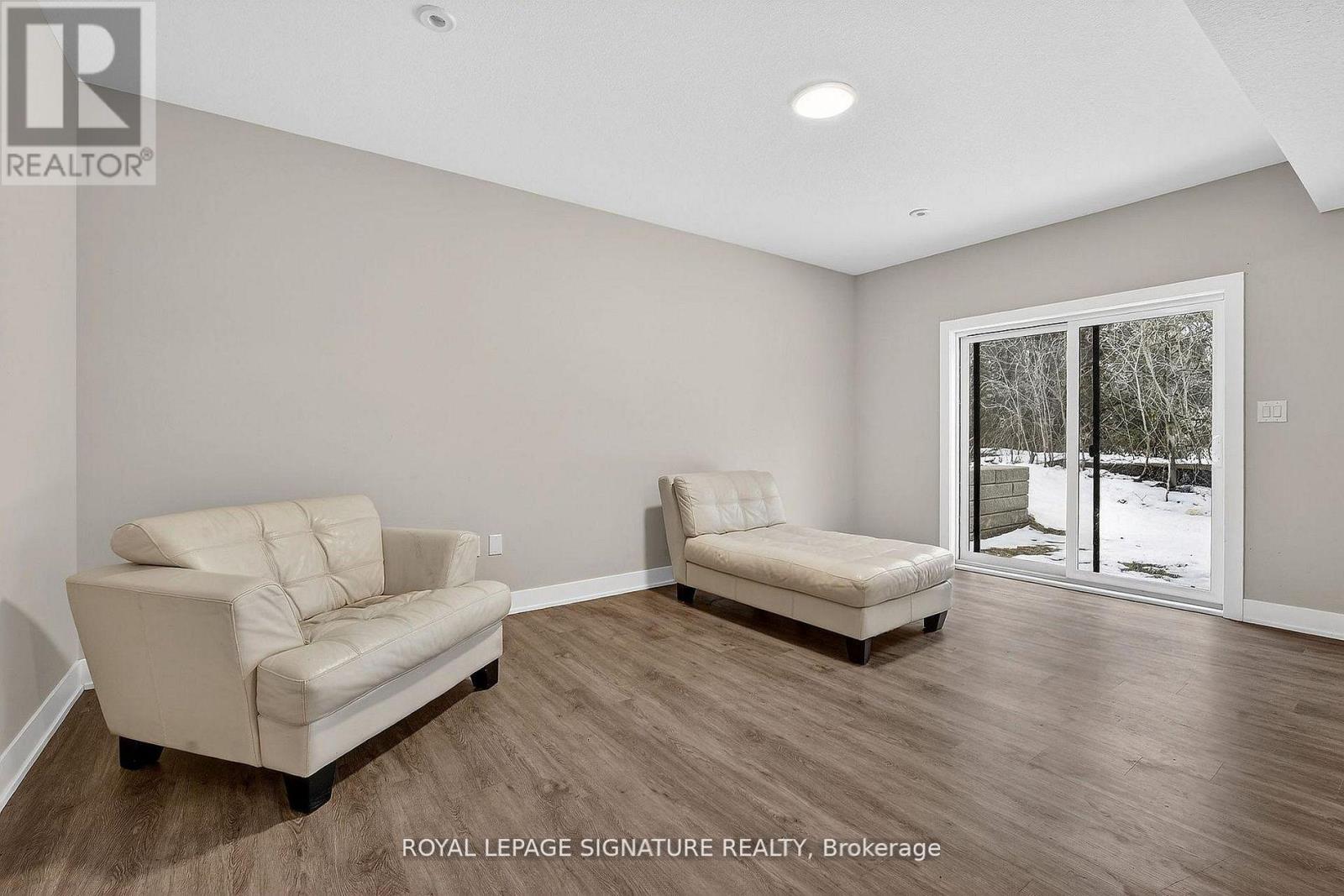 #5 297 WHITING STREET - 38