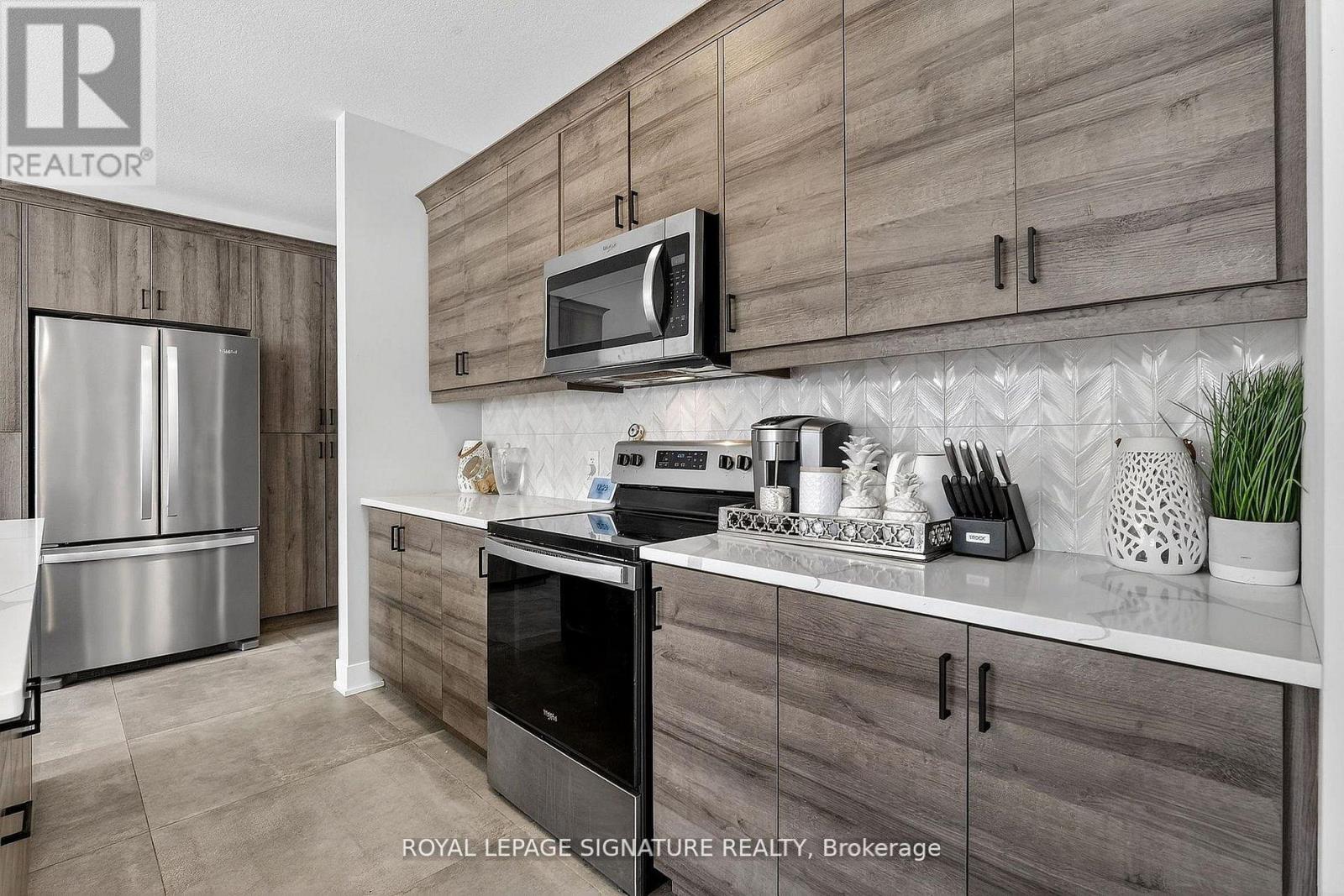 #11 297 WHITING STREET - 16
