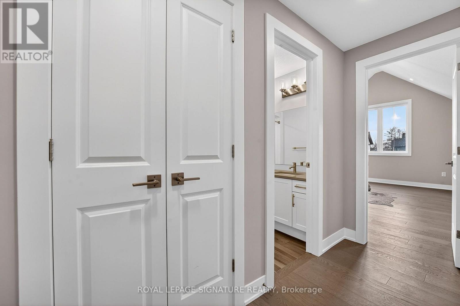 #16 297 WHITING STREET - 28
