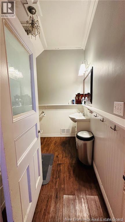 132 Broadway Street - Image 35