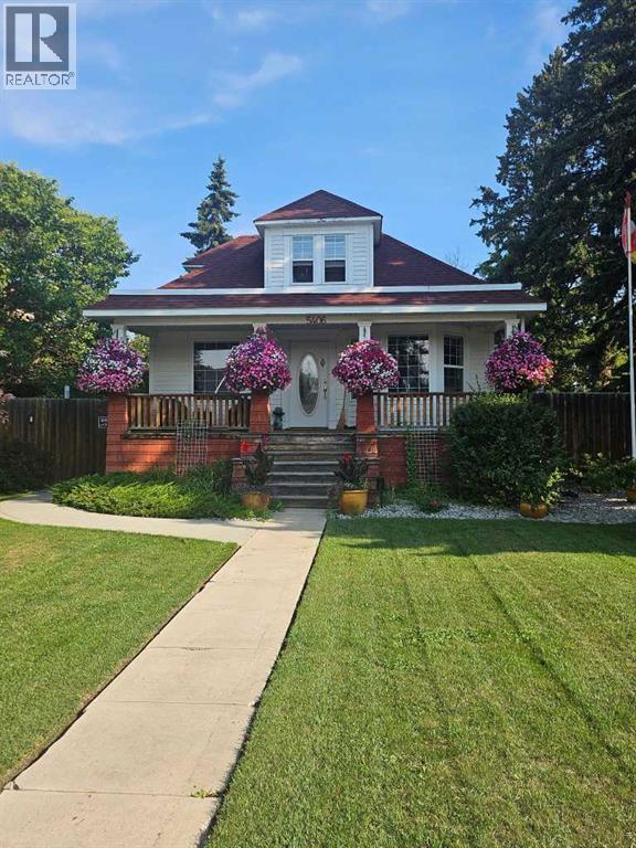 5406 50 Avenue, Lacombe