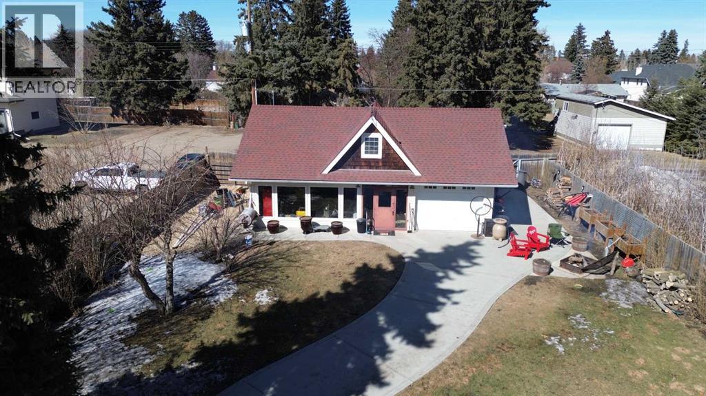 5406 50 Avenue, Lacombe
