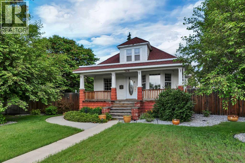 5406 50 Avenue, Lacombe