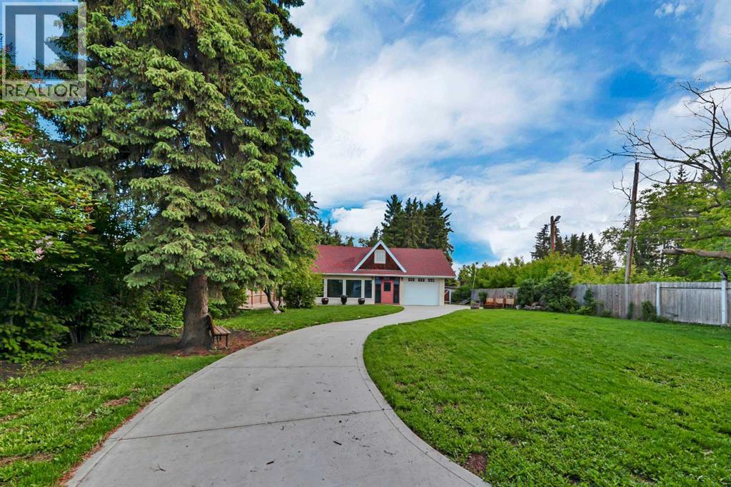 5406 50 Avenue, Lacombe