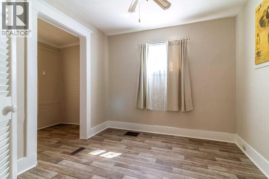 1826 5 Avenue N - 14