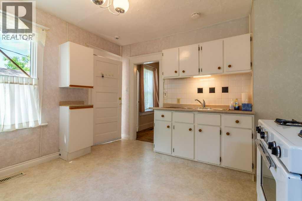 1826 5 Avenue N - 8