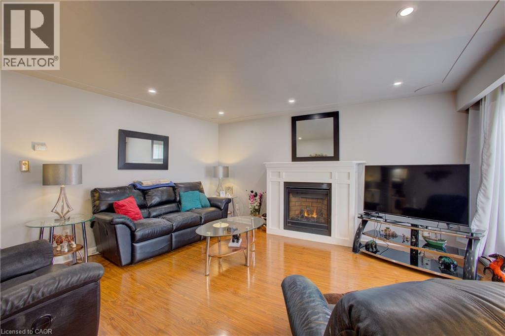 102 BYELAND Drive - Image 8