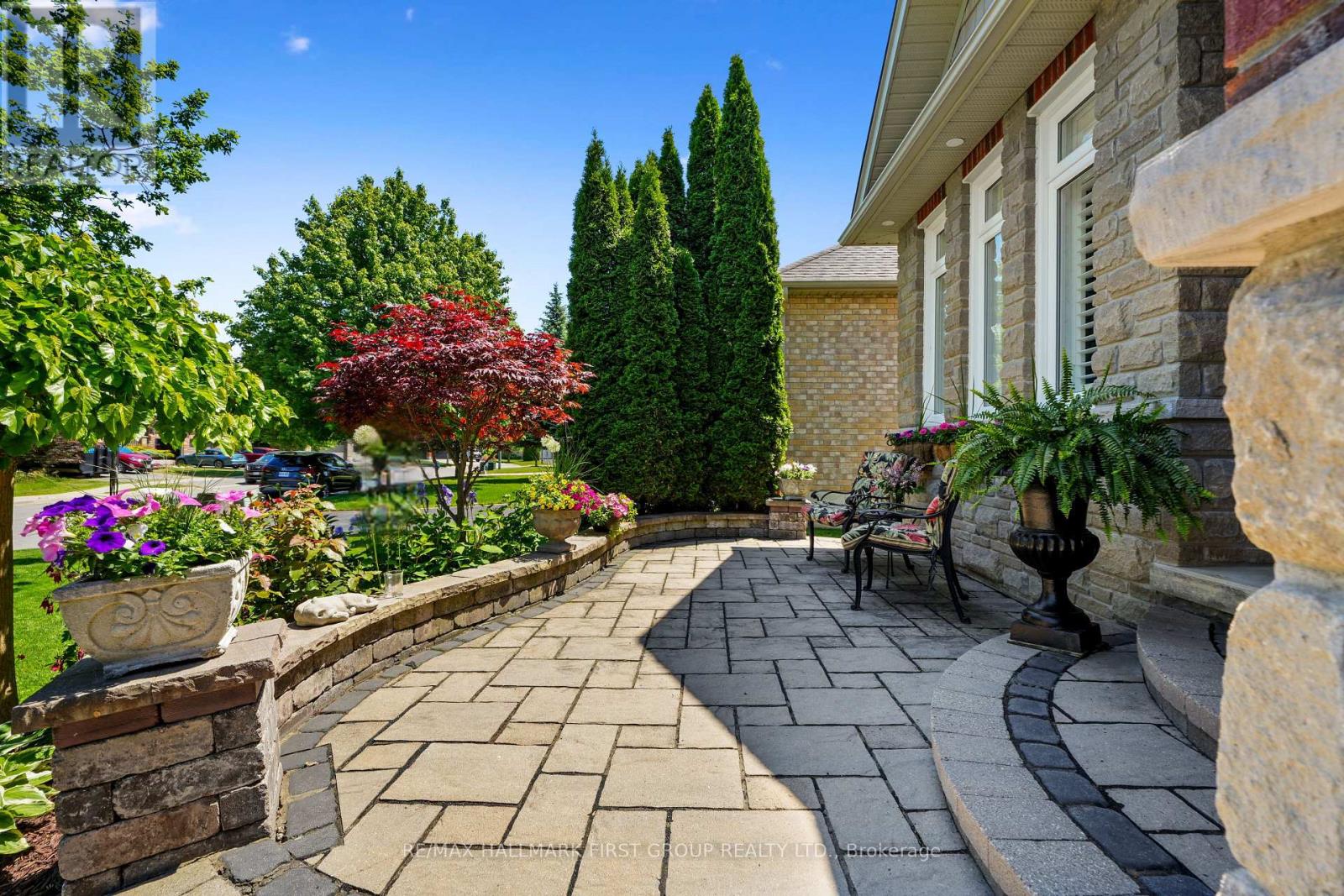 489 FOOTE CRESCENT - 3
