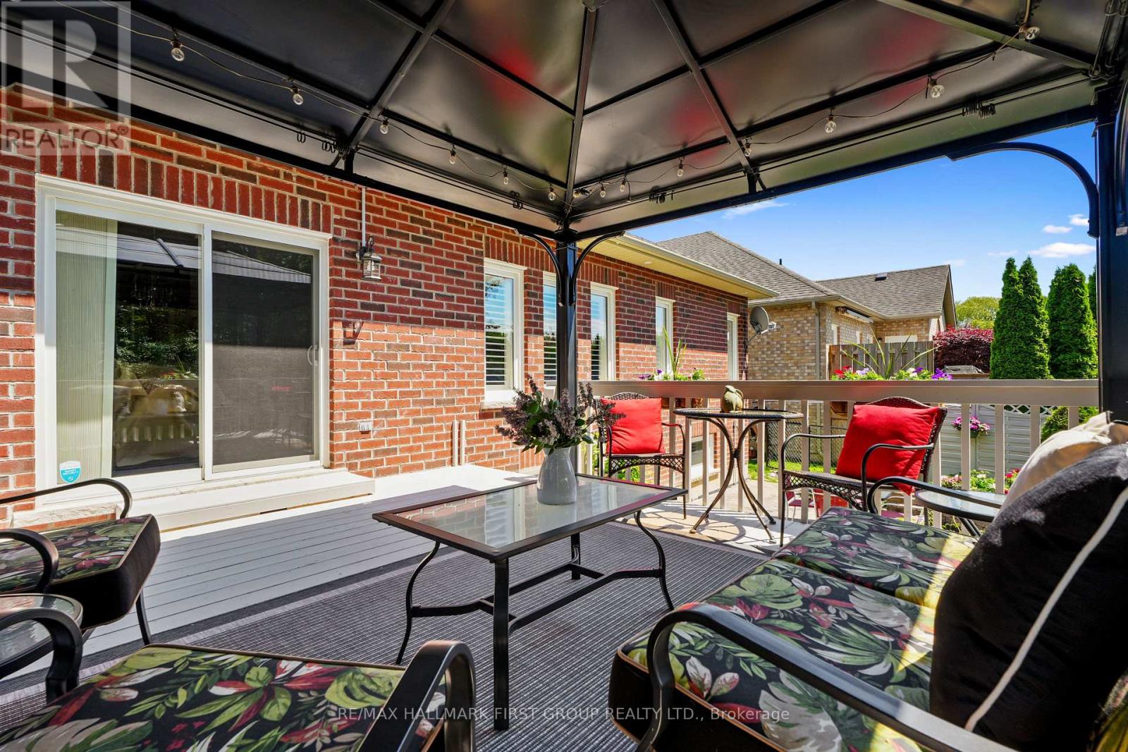 489 FOOTE CRESCENT - 38