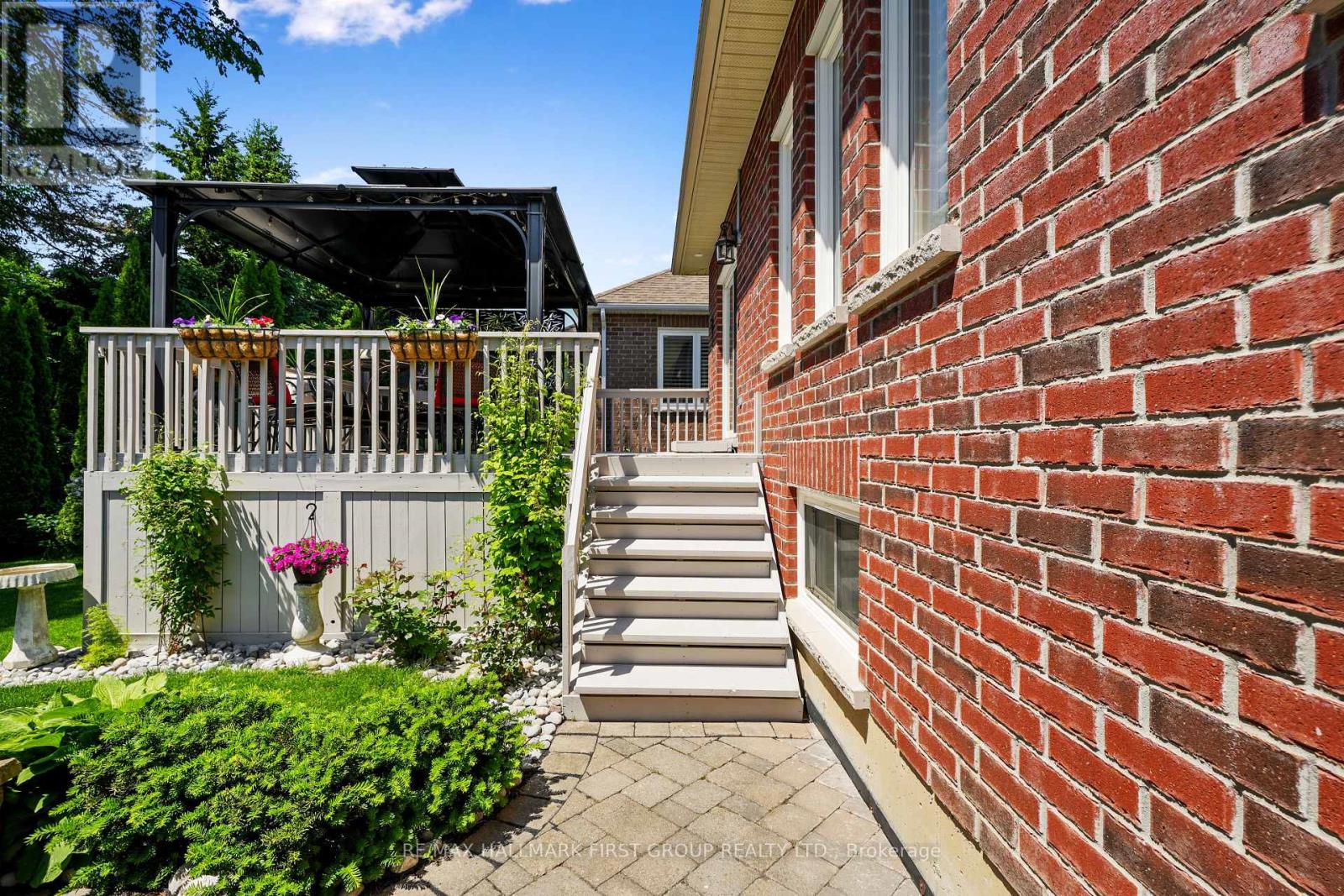 489 FOOTE CRESCENT - 43