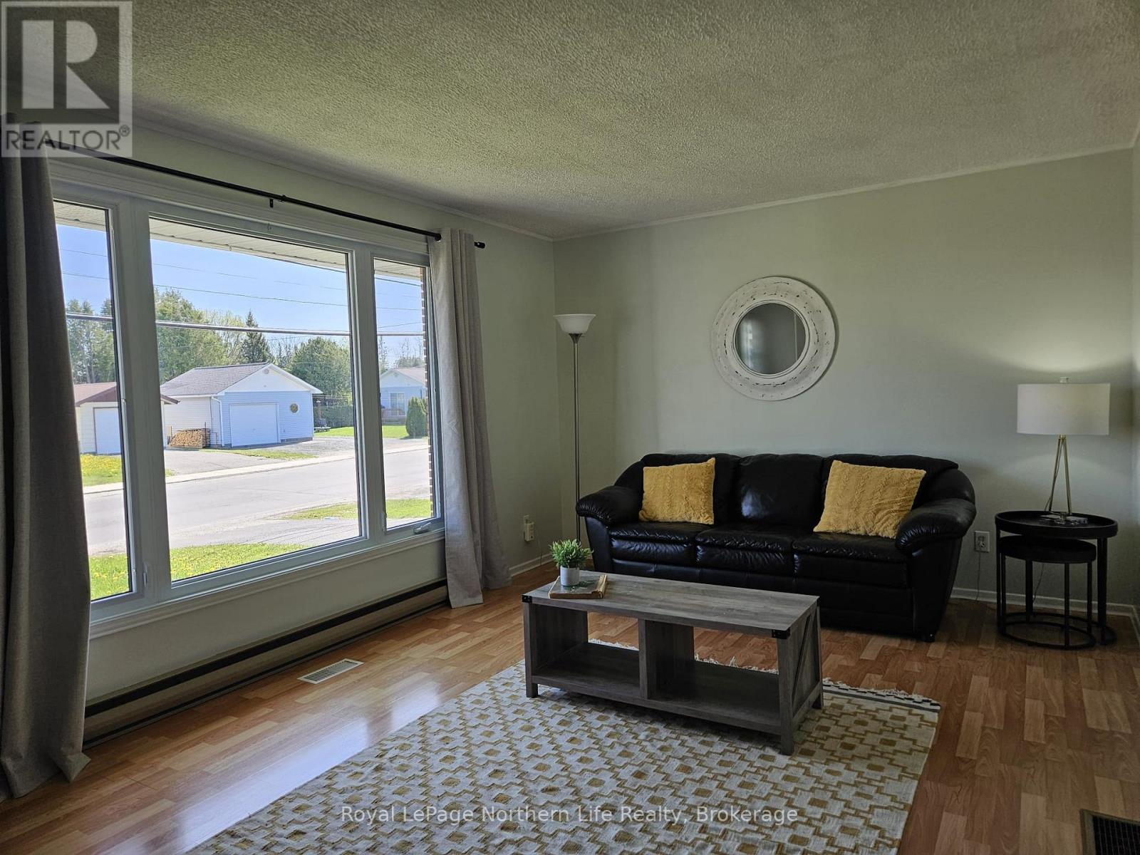 197 HESSLE AVENUE - 6