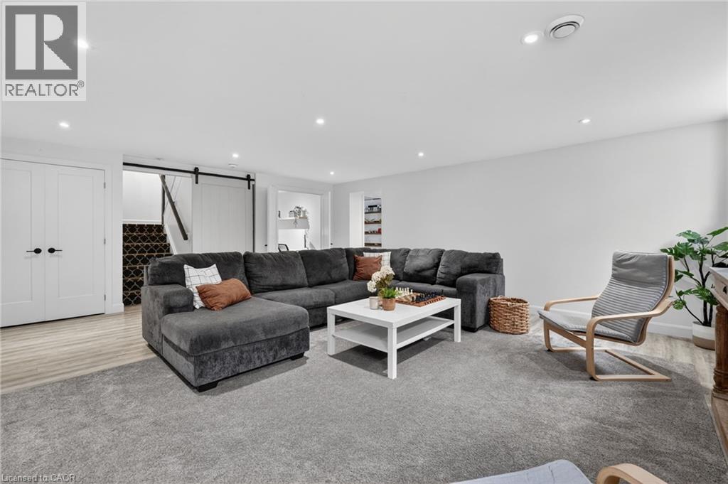 195 VICTORIA Avenue - 36