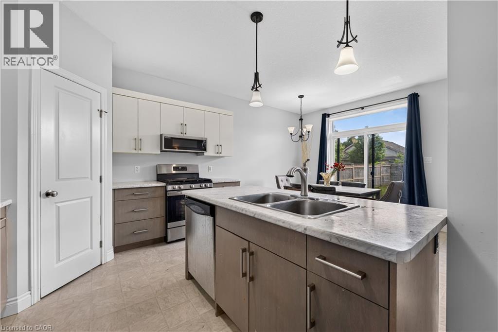 32 ASHBERRY Place - 17